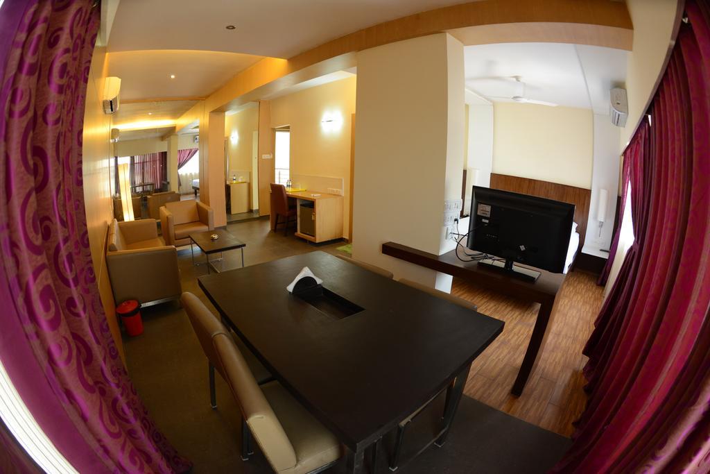 Hotel Ayush International Μπανγκαλόρ Εξωτερικό φωτογραφία