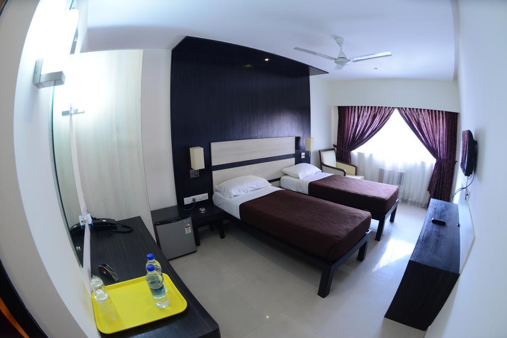 Hotel Ayush International Μπανγκαλόρ Εξωτερικό φωτογραφία