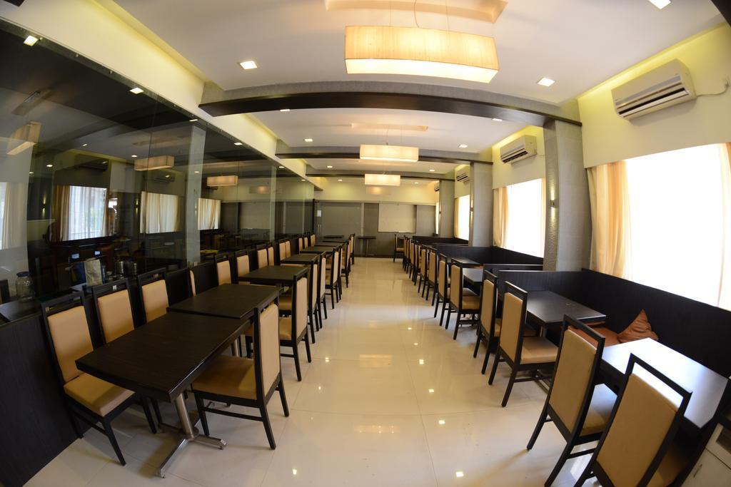 Hotel Ayush International Μπανγκαλόρ Εξωτερικό φωτογραφία